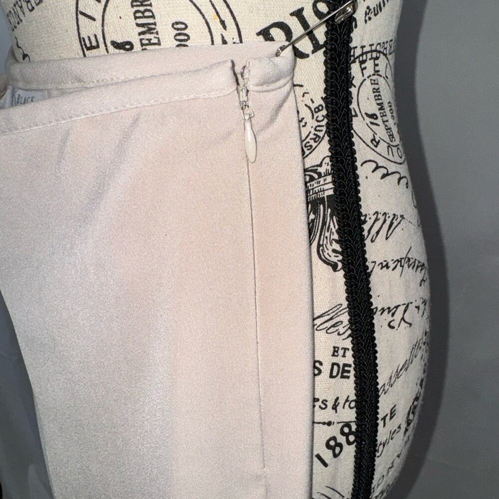 EUC: Gorgeous White House Black Market Crème Side-slit Pants - Picture 5 of 8